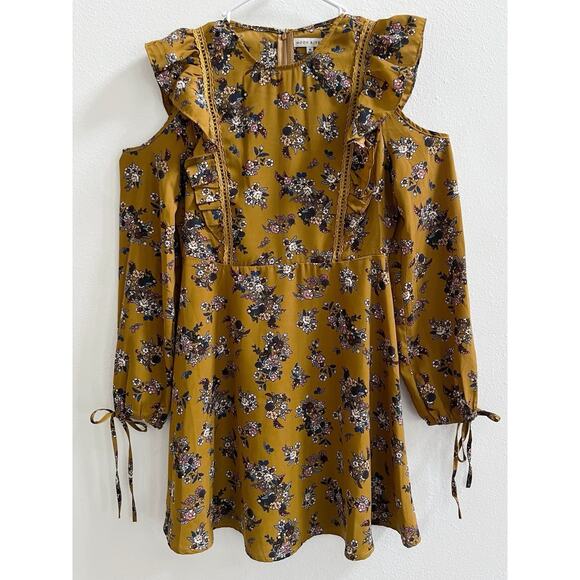 Moon River Dresses & Skirts - Moon River Women's Floral Ruffle Cold Shoulder Long Sleeve Mini Dress sz Medium